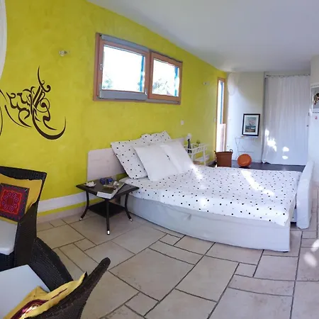 A L Ombre Des Catalpas Guest house *
